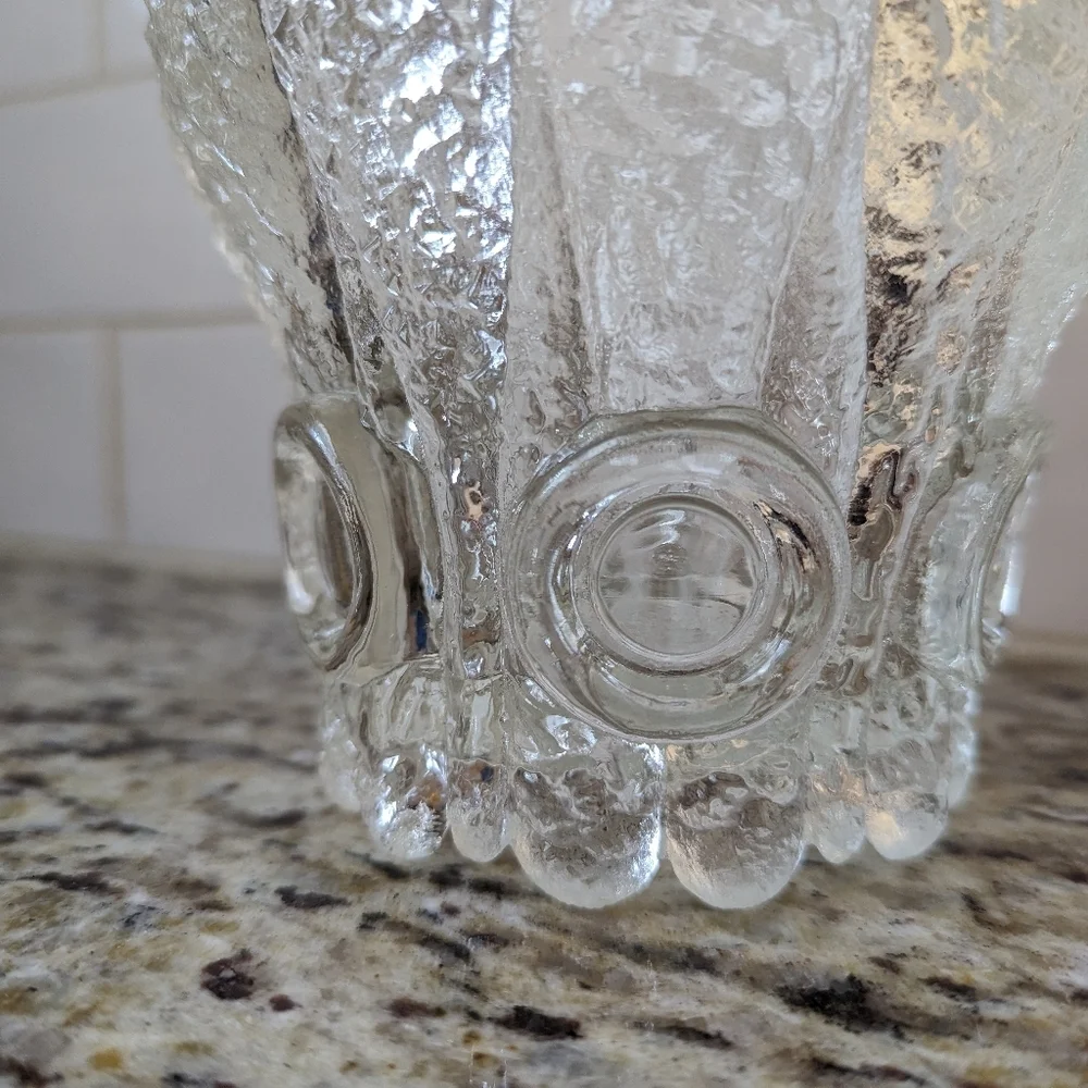Vintage Vase Container Unique Clear Textured Glass Coral Floral Design Heavy - Picture 7 of 8